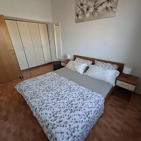 Lucia - 33151 Apartament