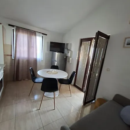 Lucia - 33151 * Пакоштане