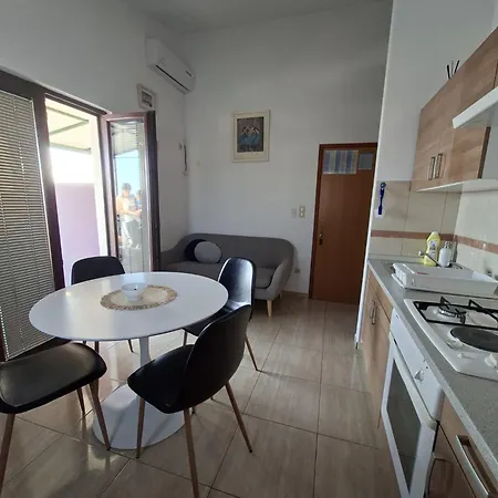 Lucia - 33151 Apartament Pakoštane