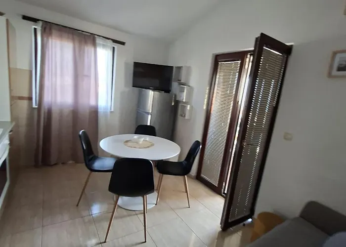 Lucia - 33151 * Pakostane